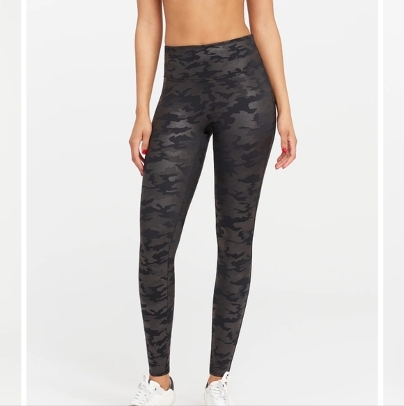 Spanx Faux Leather Camo Leggings M - Picture 1 of 9